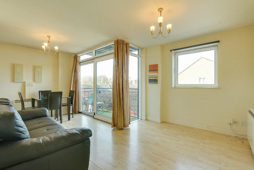 Fishguard Way, Docklands, London, E16 2RZ 1 bed flat £1,400 pcm (£323 pw)