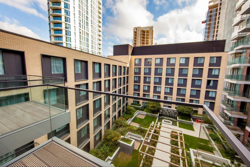 Cashmere House, Goodman's Fields, Aldgate, London, E1 8PT 2 bed flat