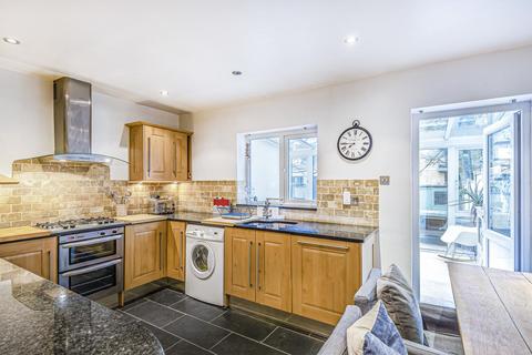 8 Tree View Close, London, SE19 2QT