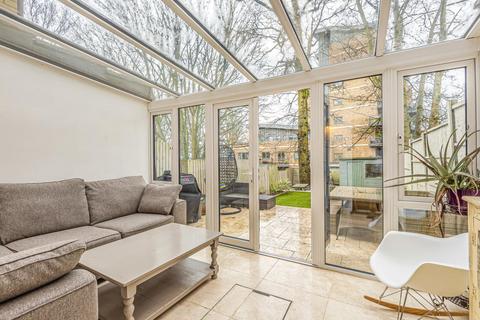 8 Tree View Close, London, SE19 2QT