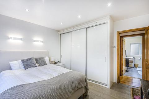 8 Tree View Close, London, SE19 2QT