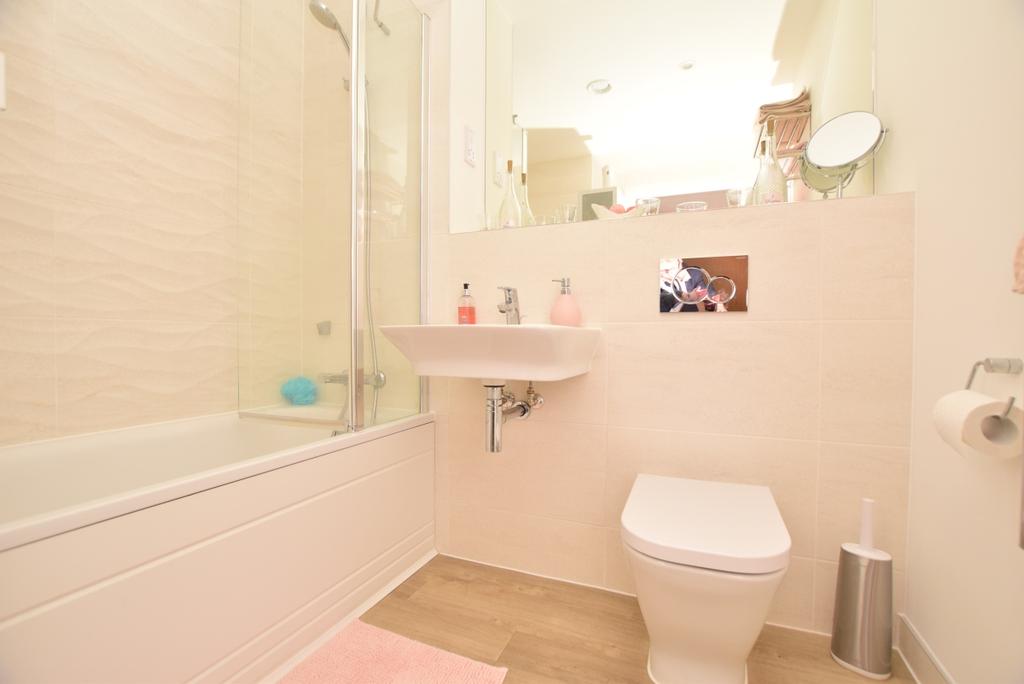 901ee0zf - bathroom
