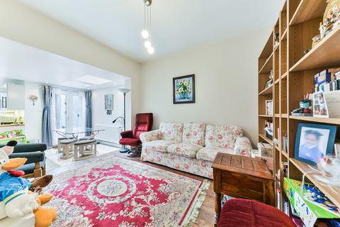 110 Woolwich Road, London, SE10 0LE
