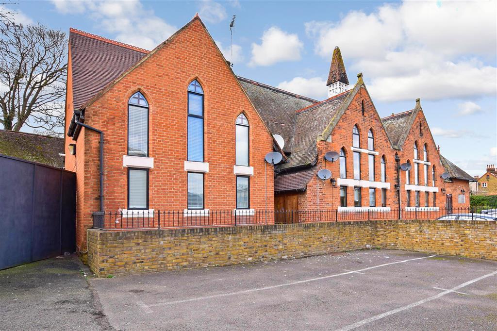 West Hill, Dartford, Kent 2 bed ground floor flat £250,000