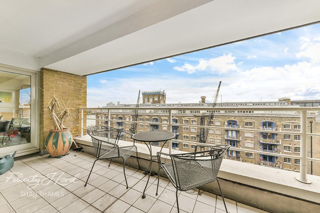 Cinnamon Wharf, 24 Shad Thames, SE1 2 bed apartment for sale £1,250,000
