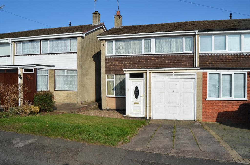 Cotwall End Road, DY3 3 bed semidetached house £175,000