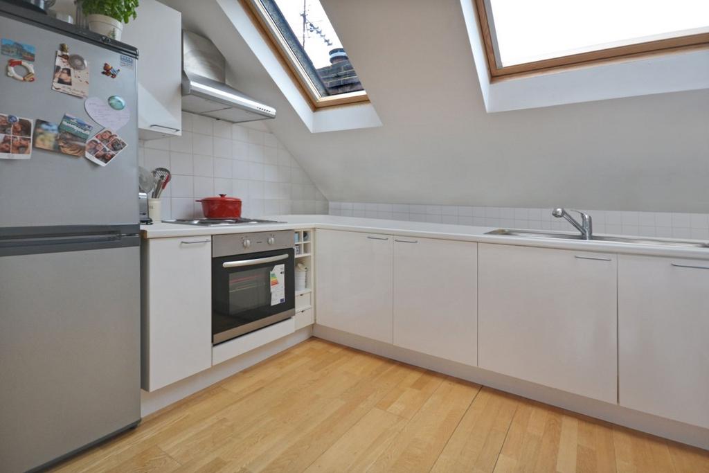 Apartment in London - View 5