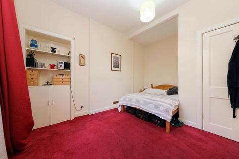 1f2, 4 Drumdryan Street, Edinburgh, EH3 9LA
