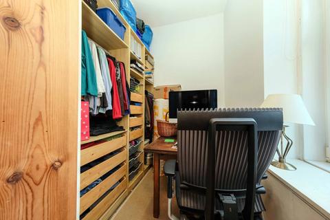 1f2, 4 Drumdryan Street, Edinburgh, EH3 9LA