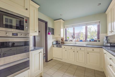 20 Oakham Drive, Bromley, BR2 0XE