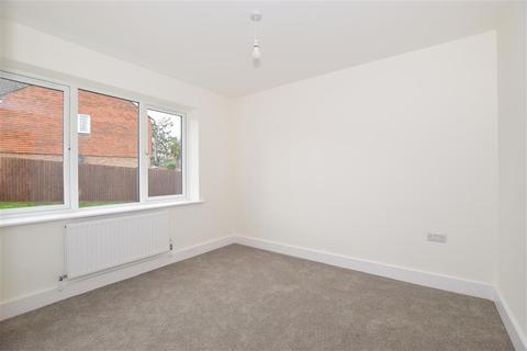 80 Cottenham Close, East Malling, West Malling, ME19 6BZ
