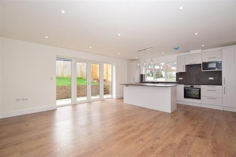 80 Cottenham Close, East Malling, West Malling, ME19 6BZ