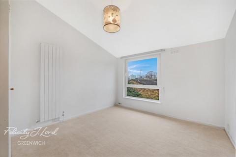 16 Rangers Square, London, SE10 8HR