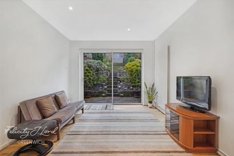 16 Rangers Square, London, SE10 8HR