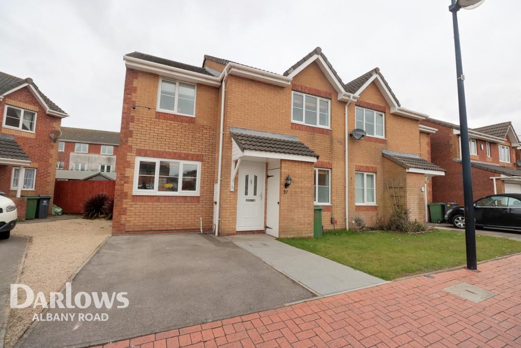 Clos Hector, Cardiff 3 bed semidetached house £230,000