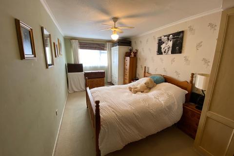 25 Quantock Close, Slough, SL3 8UD