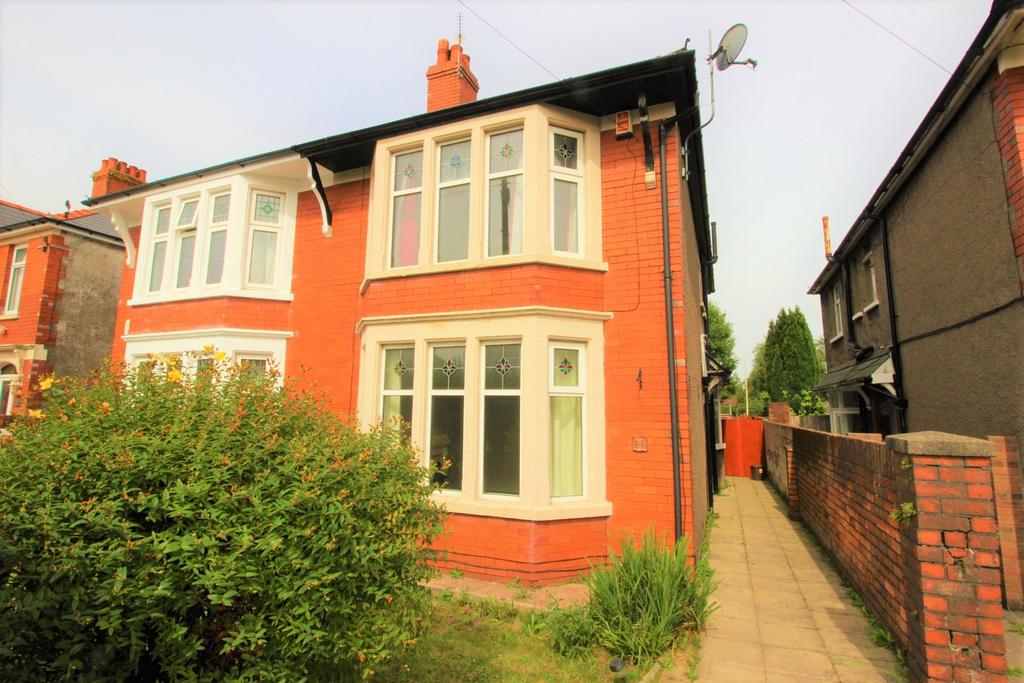 Heath Park Avenue, Heath, Cardiff, CF14 3 bed semidetached house £