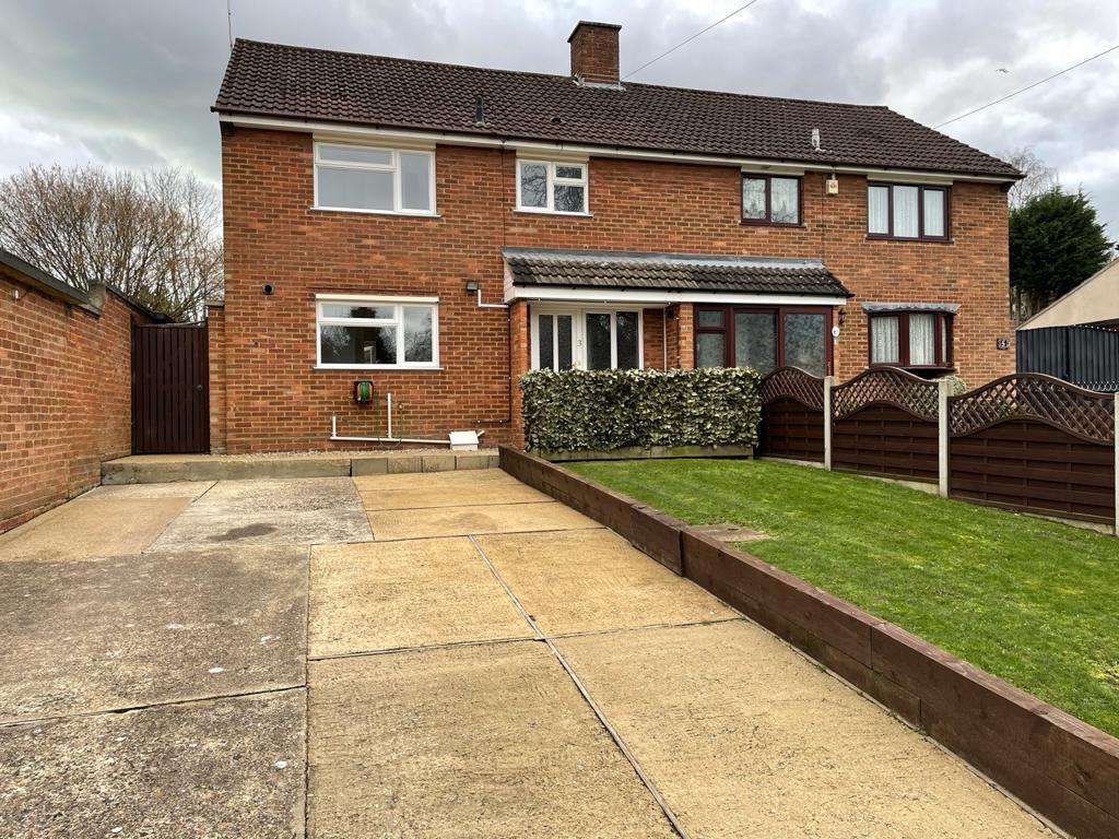 Pembroke Close, Ipswich IP2 3 bed semidetached house £260,000
