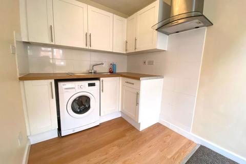 77 Redland Drive, Northampton, NN2 8UG