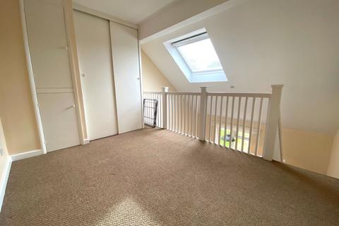 77 Redland Drive, Northampton, NN2 8UG