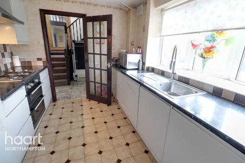 48 Chalcombe Avenue, Northampton, NN2 8LD