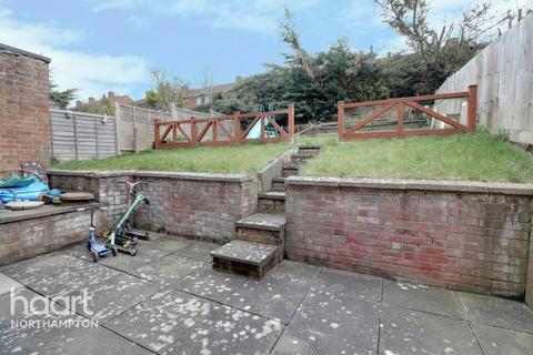48 Chalcombe Avenue, Northampton, NN2 8LD
