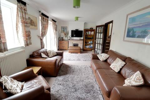48 Chalcombe Avenue, Northampton, NN2 8LD