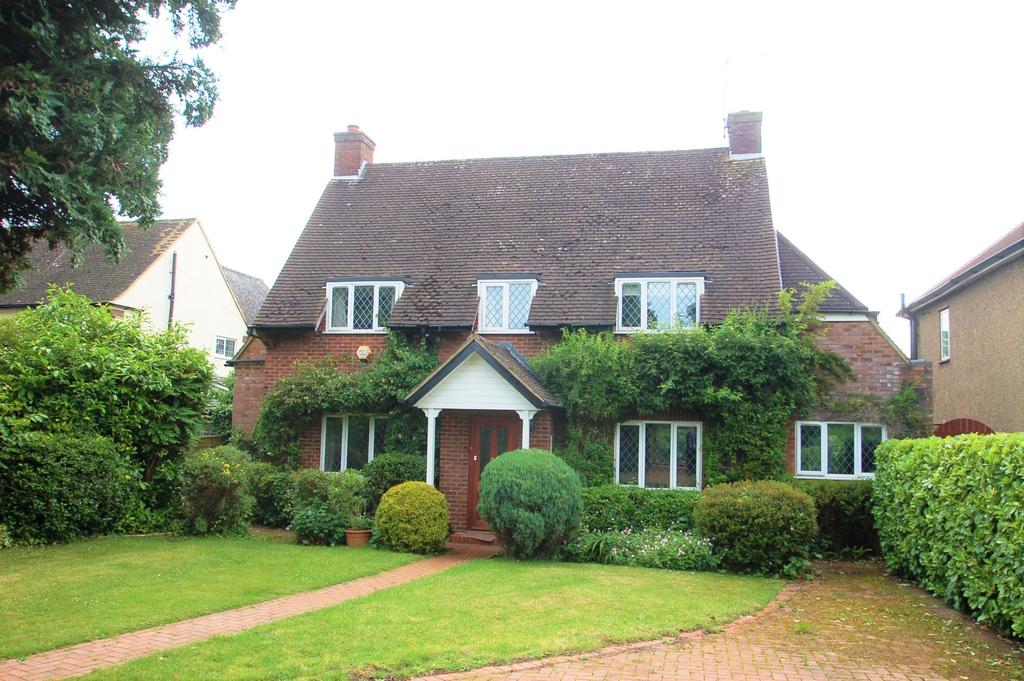 Harpenden Road, St Albans, AL3 5 bed detached house £2,150 pcm (£496 pw)