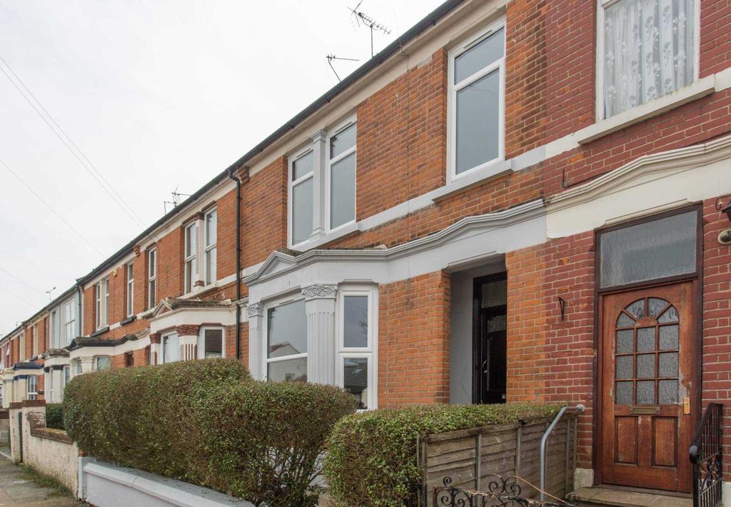 Carlton Avenue, Gillingham 3 bed terraced house £1,200 pcm (£277 pw)