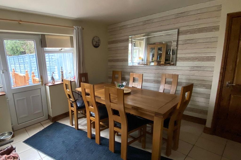 Mucklow Hill, Halesowen, B62 6 bed semidetached house £435,000