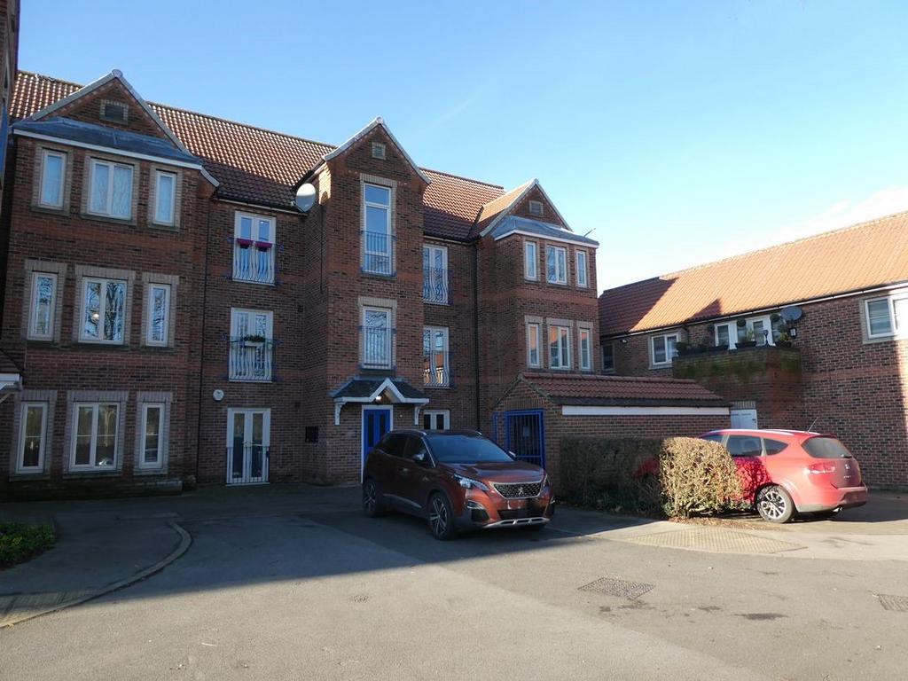 West Street, Thorne, DN8 2 bed flat £645 pcm (£149 pw)