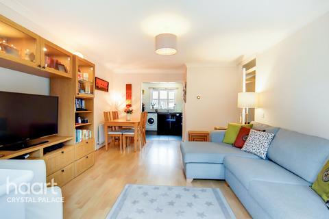 14 New Green Place, London, SE19 1AT