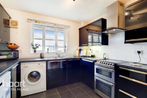 14 New Green Place, London, SE19 1AT