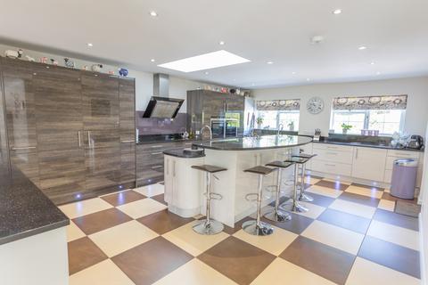 14 Norton Park, Ascot, SL5 9BW