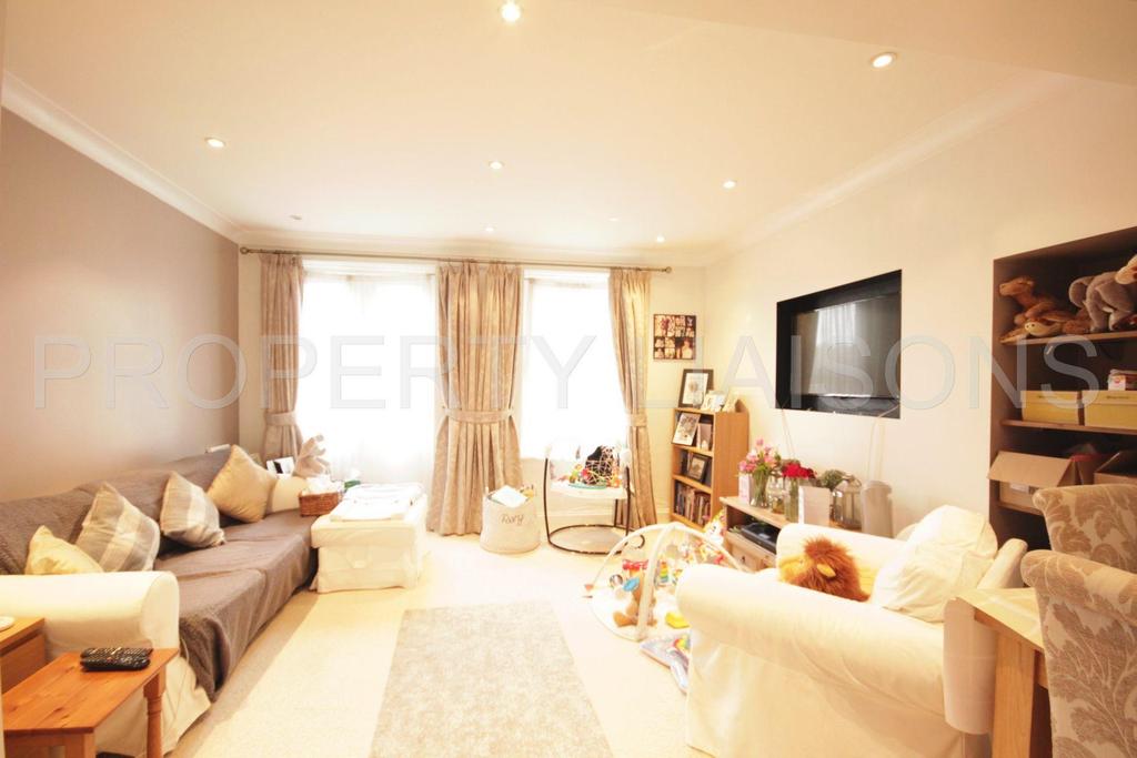 Riverside Mansions, Milk Yard, Wapping, E1W 2 bed duplex £1,673 pcm (£386 pw)