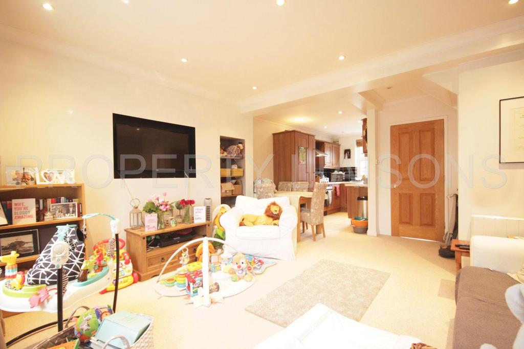 Riverside Mansions, Milk Yard, Wapping, E1W 2 bed duplex £1,673 pcm