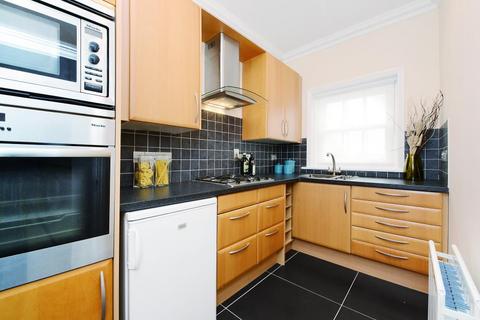 2 bedroom terraced house to rent, Gate Mews, Knightsbridge, SW7
