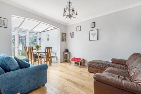 58 Elmhurst Avenue, Mitcham, CR4 2HN