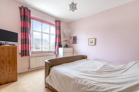 58 Elmhurst Avenue, Mitcham, CR4 2HN