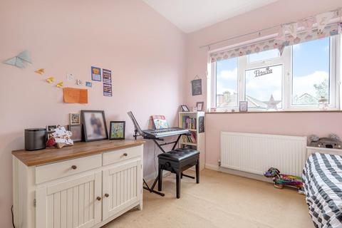 58 Elmhurst Avenue, Mitcham, CR4 2HN