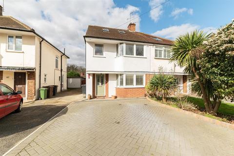 69 Mortimer Crescent, Worcester Park, KT4 7QN