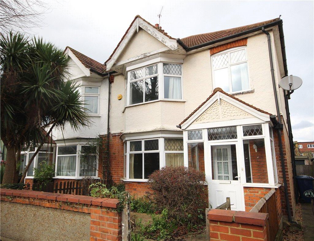 Cawdor Crescent, Hanwell, W7 3 bed semidetached house £1,800 pcm (£