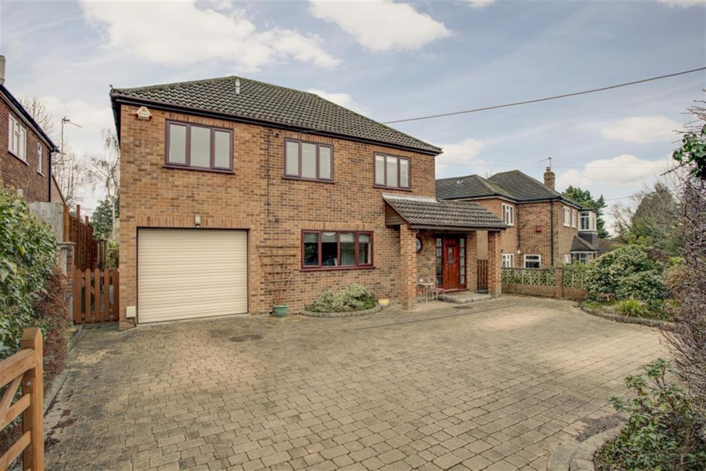 Hundred Acres Lane, Amersham... 4 bed detached house £895,000