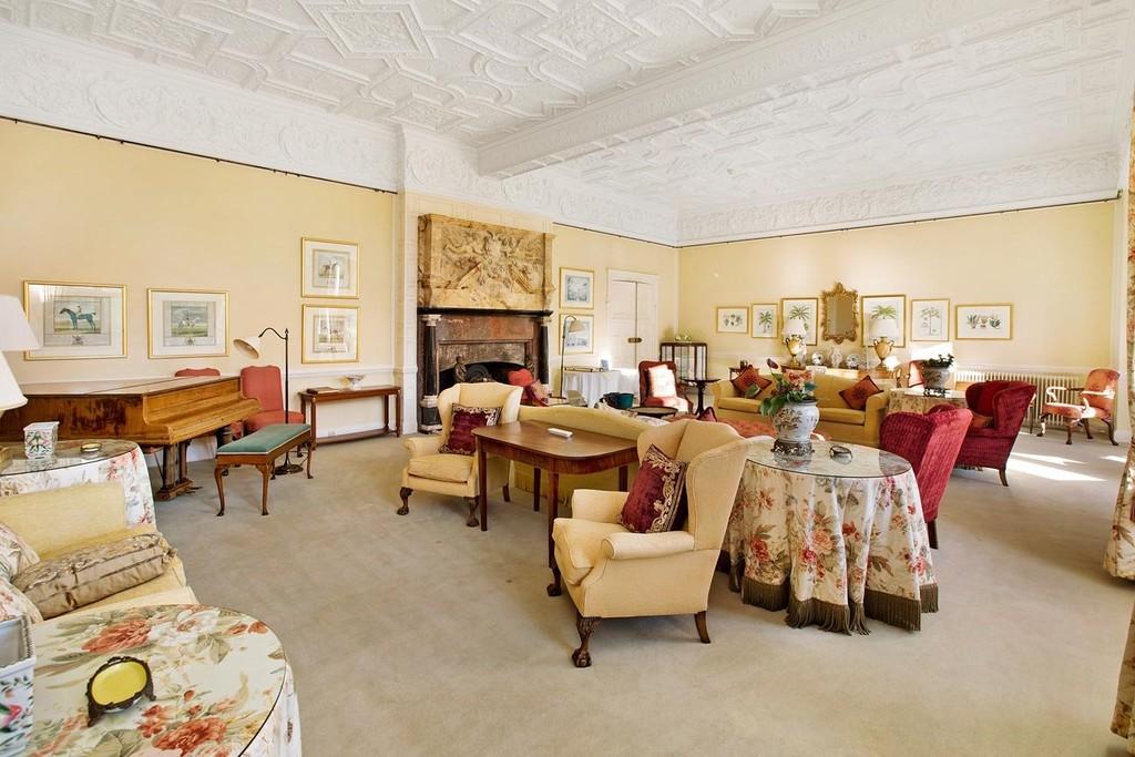 Communal Drawing Room