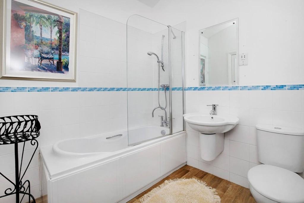 En suite to Bedroom 2