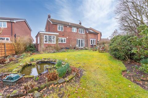 24 Salisbury Crescent, Ashton-under-lyne, OL6 8DB