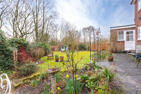 24 Salisbury Crescent, Ashton-under-lyne, OL6 8DB