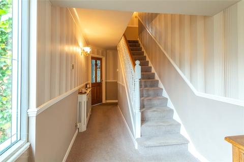 24 Salisbury Crescent, Ashton-under-lyne, OL6 8DB