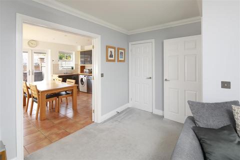 22 Tower View, Chartham, Canterbury, CT4 7TQ