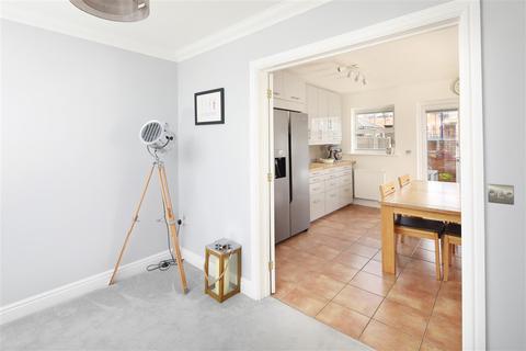 22 Tower View, Chartham, Canterbury, CT4 7TQ